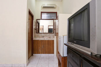 Hotel Reddoorz @ Poppies Lane 1 Kuta Lombok Exterior foto